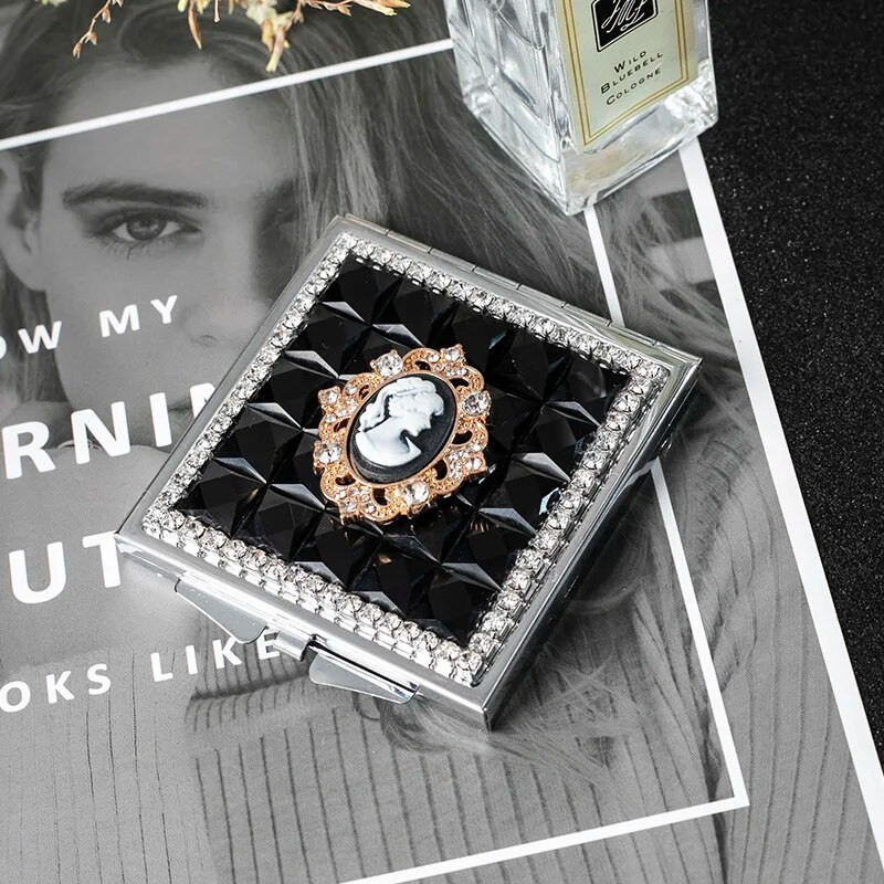 Mini džepno kozmetičko ogledalo za šminkanje, dvostrano sklopivo ručno kompaktno ogledalo za šminkanje Ljepota, Veleprodaja poklona za zabave Pokloni Suveniri