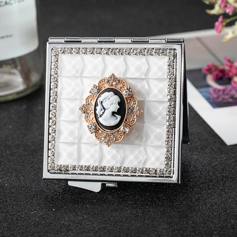 Mini džepno kozmetičko ogledalo za šminkanje, dvostrano sklopivo ručno kompaktno ogledalo za šminkanje Ljepota, Veleprodaja poklona za zabave Pokloni Suveniri