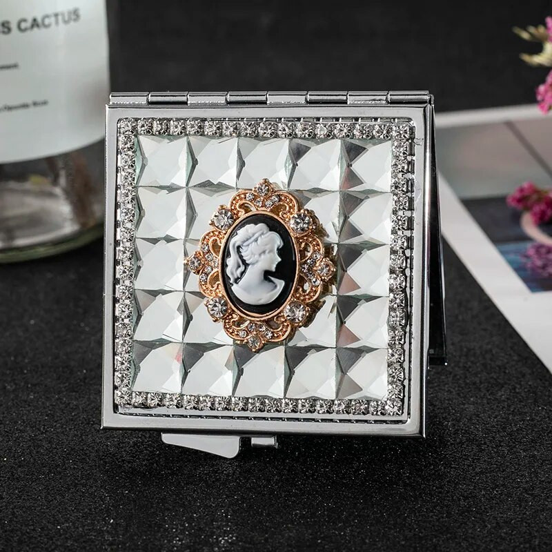 Mini džepno kozmetičko ogledalo za šminkanje, dvostrano sklopivo ručno kompaktno ogledalo za šminkanje Ljepota, Veleprodaja poklona za zabave Pokloni Suveniri