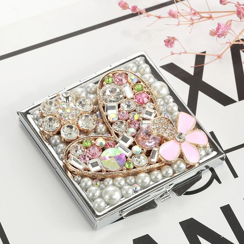 Mazs kabatas kosmētiskais roku kosmētikas spogulis, pērļu sirds ziedu dizaina spogulis, salokāms kompakts spogulis grimam, ballītes dāvana