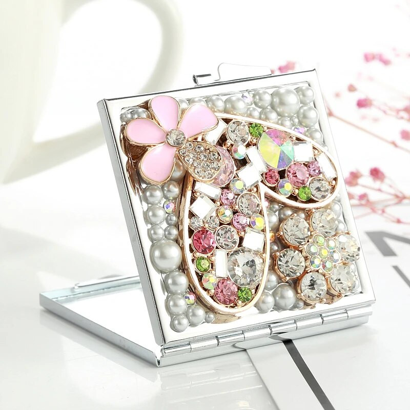 Mazs kabatas kosmētiskais roku kosmētikas spogulis, pērļu sirds ziedu dizaina spogulis, salokāms kompakts spogulis grimam, ballītes dāvana