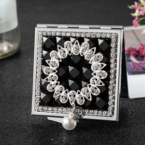 Mini Pocket kozmetikai sminktükör, 2-arcú, összehajtható kompakt tükör smink, virágos szív csípős ajak, nagykereskedelmi party-ajándékok