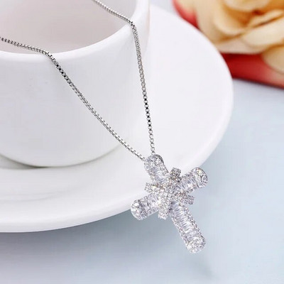 Klasični retro sjajni kubni cirkonski križ za žene Modni zlatno srebrni kristalni križ ogrlica s privjeskom Ogrlica Nakit za zabave