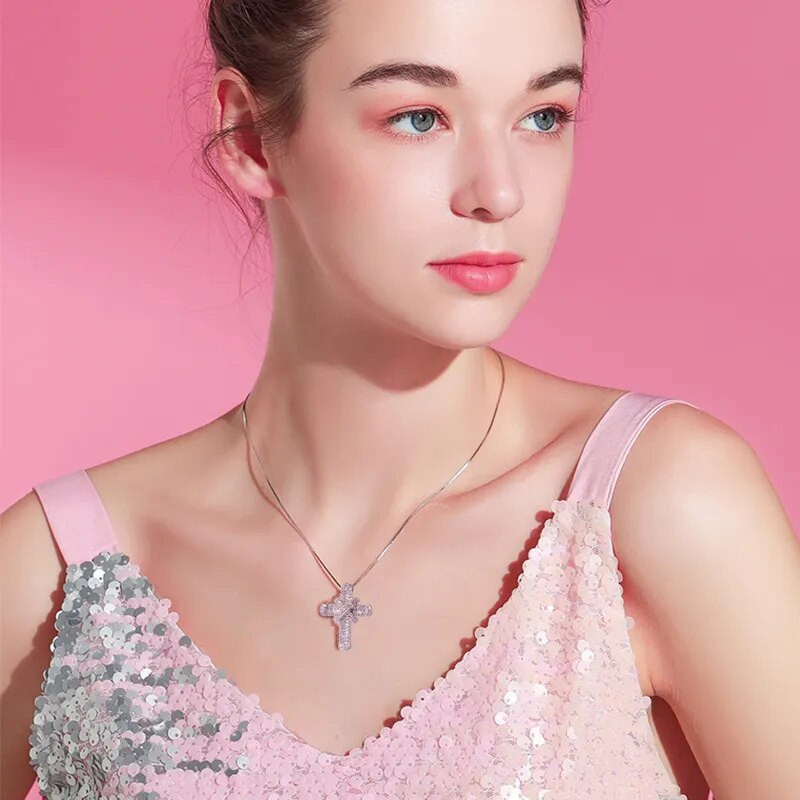 Klasični retro sjajni kubni cirkonski križ za žene Modni zlatno srebrni kristalni križ ogrlica s privjeskom Ogrlica Nakit za zabave
