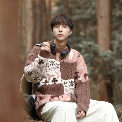 Pērtas cilvēki savārstījums krāsu kontrasts pāris Ziemassvētku džemperis modes brīvs adījums ziemas sabiezināts apaļa kakla džemperis vīriešu džemperis