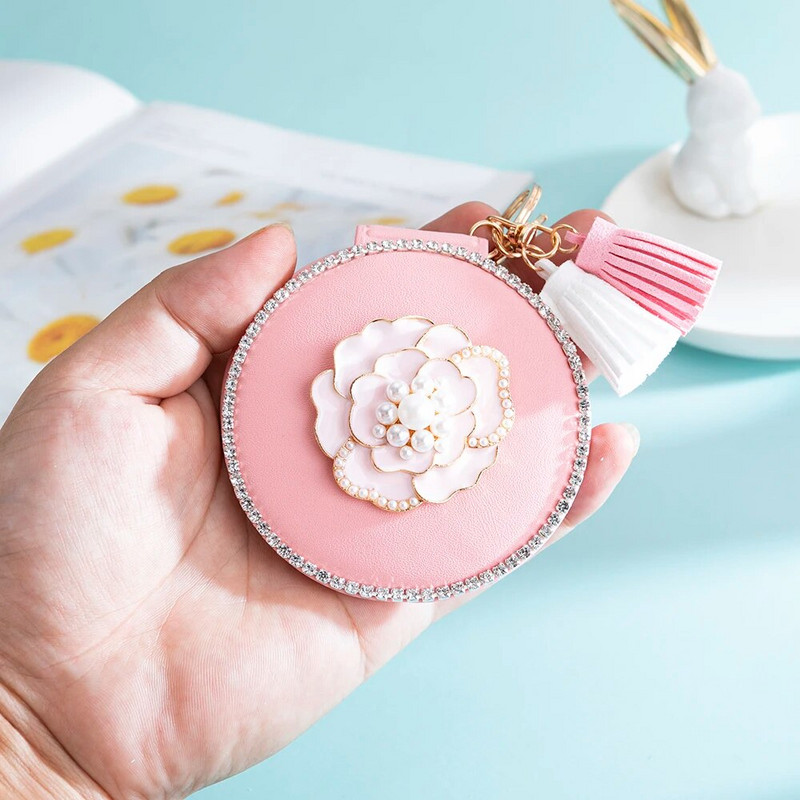 Jaunums! PU ādas mini kabatas 2 pusē salokāms kosmētiskais kosmētikas spogulis, atslēgu turētājs atslēgu piekariņa pušķis, elegants kamēlijas zieds, ballītes dāvana