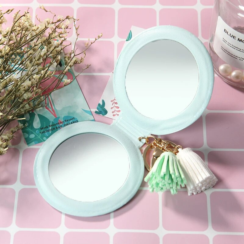 Prijenosno mini džepno kozmetičko kozmetičko ogledalo za šminkanje, sklopivo kompaktno ogledalo, darovi za zabavu, kožni privjesak za ključeve, držač za ključeve