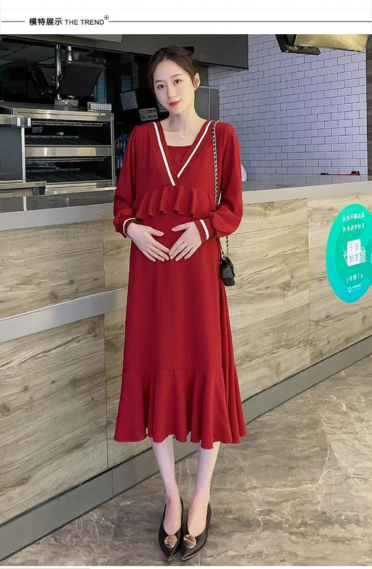 Rudens modes kleita grūtniecēm, mākslīgā, divdaļīgi volāni, garām piedurknēm ar V veida kakla izgriezumu, grūtniecei adīta kleita grūtniecēm.