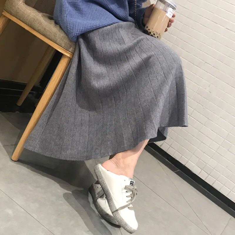 2022. Nova korejska modna odjeća za trudnice Jesen Zima Suknja Pletene plisirane trudničke crne suknje visokog struka P00101