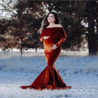 Grūtnieču nāriņas kleita bez pleciem Zelta samta grezna grūtniecības fotogrāfija Fotosesija grūtniecēm Ziemas maksi kleita