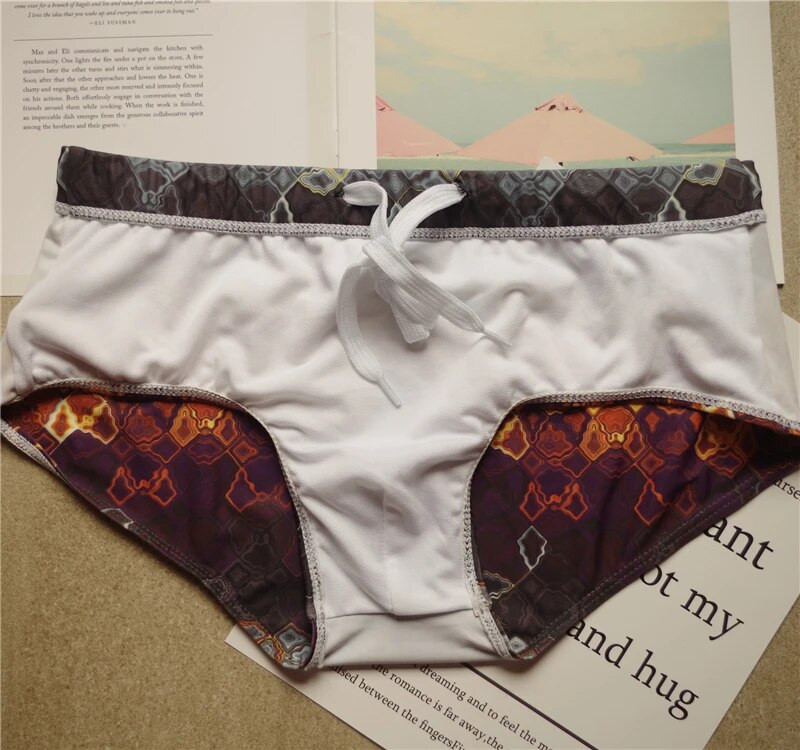 2021 m. vasaros vyriški maudymosi kostiumėliai šortai Firminiai paplūdimio drabužiai Seksualūs maudymosi lagaminai Vyriški maudymosi kostiumėliai žemu juosmeniu, kvėpuojantis paplūdimio drabužis