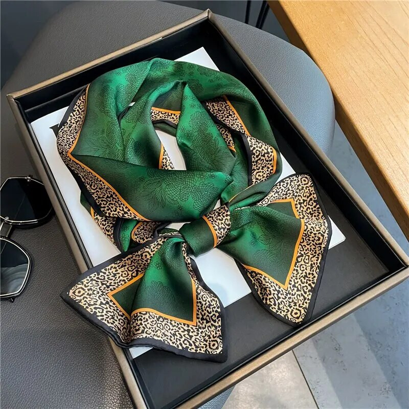 Pledas Skinny Satin Silk Šalikas moterims Plaukų juostelės Kaklo kaklaraištis diržas Galvos juostelė Moteris Apvynioja Foulard galvos skara Bandana