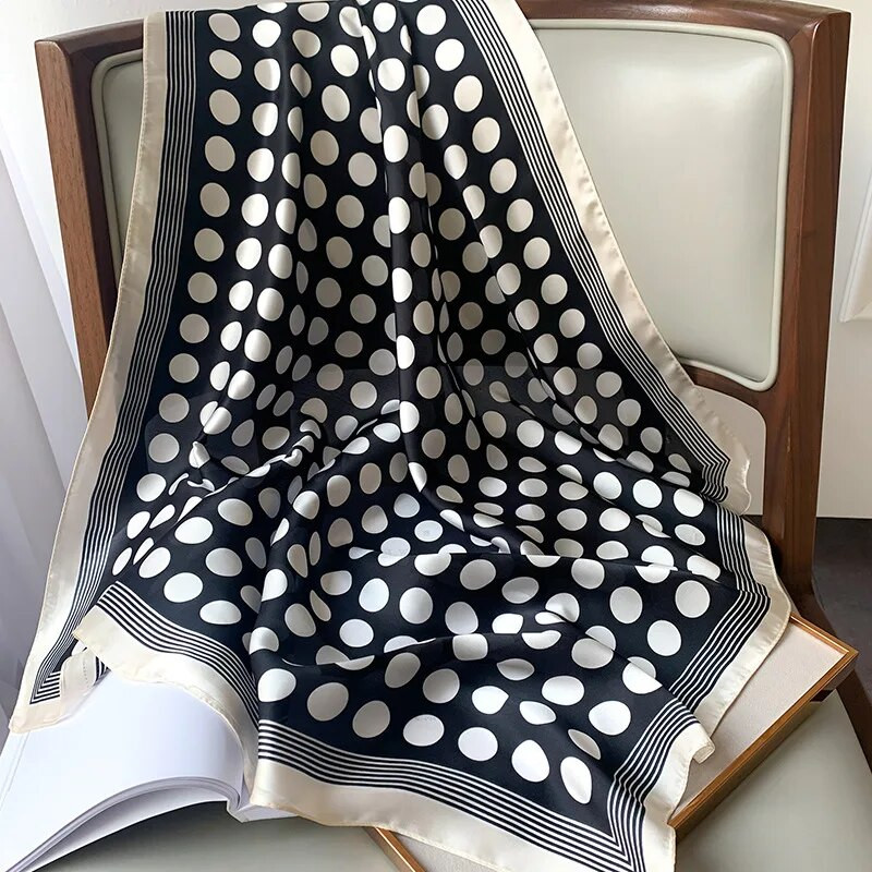 Φουλάρια μόδας για γυναίκες Σάλι στάμπα Μεταξωτό σατέν μαντήλι Hijab Γυναικεία μπαντάνα 70*70cm Πολυτελή μάρκα τετραγωνικά σάλια Κασκόλ για γυναίκες