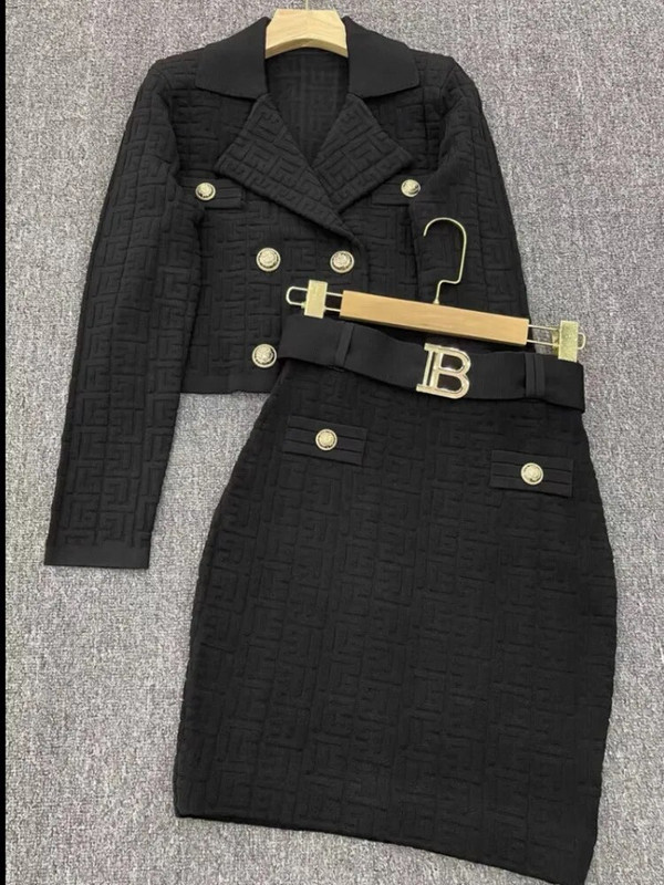 Γαλλικό μικρό αρωματικό κοστούμι 2 τμχ Διπλό κοντό πλεκτό μπλουζάκι + Σετ ελαστικής φούστας με γοφό Γυναικεία πουλόβερ με ζακέτα