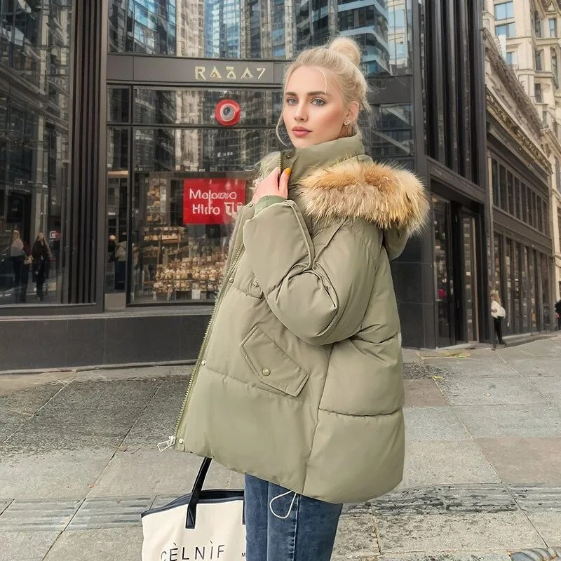 2023. gada ziemas Sieviešu īstas kažokādas apkakles jakas ar kapuci Masīva, liela kabatas poga, elegants parks rudens sievietēm ar rāvējslēdzēju, īss kokvilnas mētelis