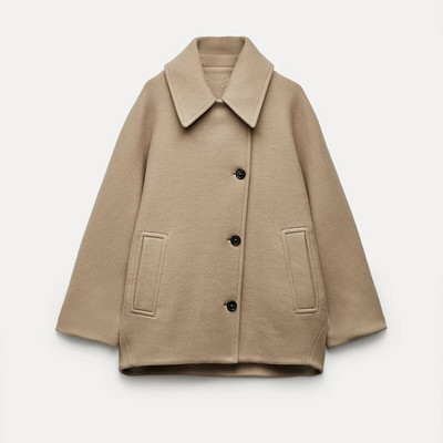 2024. gada rudens, ziema, jauns sieviešu vilnas maisījums, īss mētelis, krekls, apkakle, apmetnis, piedurknes, vējjaka, virsdrēbes.