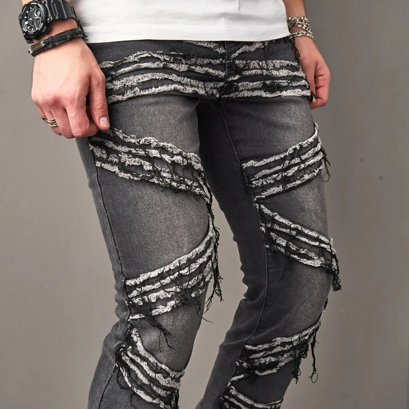 Madingi vyriški hip-hop’ai, ploni tiesūs džinsai, kelnės, gatvės apranga, bėgiojantis vyriškas dviratininkas, džinsinės kelnės