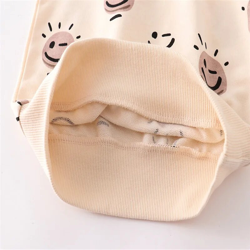 Šokinėjantys metrai Naujas atvykimas Kūdikių megztiniai Karštai parduodami kūdikių medvilniniai sportiniai viršutiniai drabužiai Madingi berniukų mergaičių marškiniai su gobtuvu