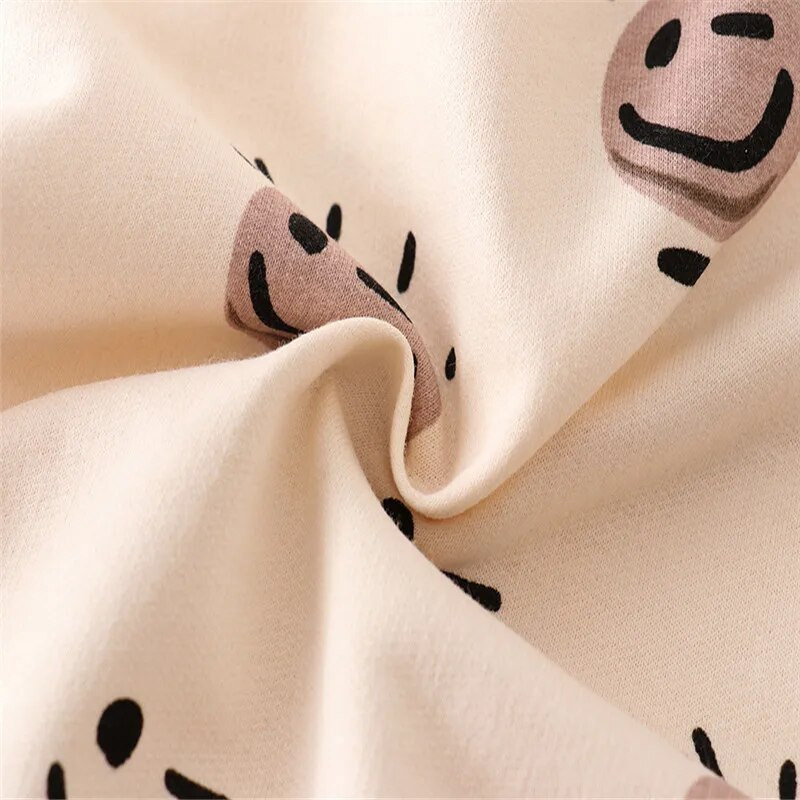 Šokinėjantys metrai Naujas atvykimas Kūdikių megztiniai Karštai parduodami kūdikių medvilniniai sportiniai viršutiniai drabužiai Madingi berniukų mergaičių marškiniai su gobtuvu