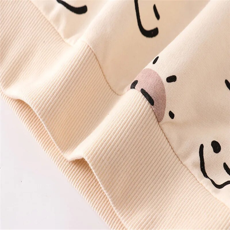 Šokinėjantys metrai Naujas atvykimas Kūdikių megztiniai Karštai parduodami kūdikių medvilniniai sportiniai viršutiniai drabužiai Madingi berniukų mergaičių marškiniai su gobtuvu