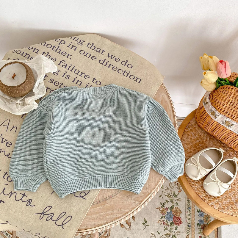 Jauns rudens stils, zīdainim, mazulim, mīļš, ar rokām darināts bumbiņu trikotāžas džemperis