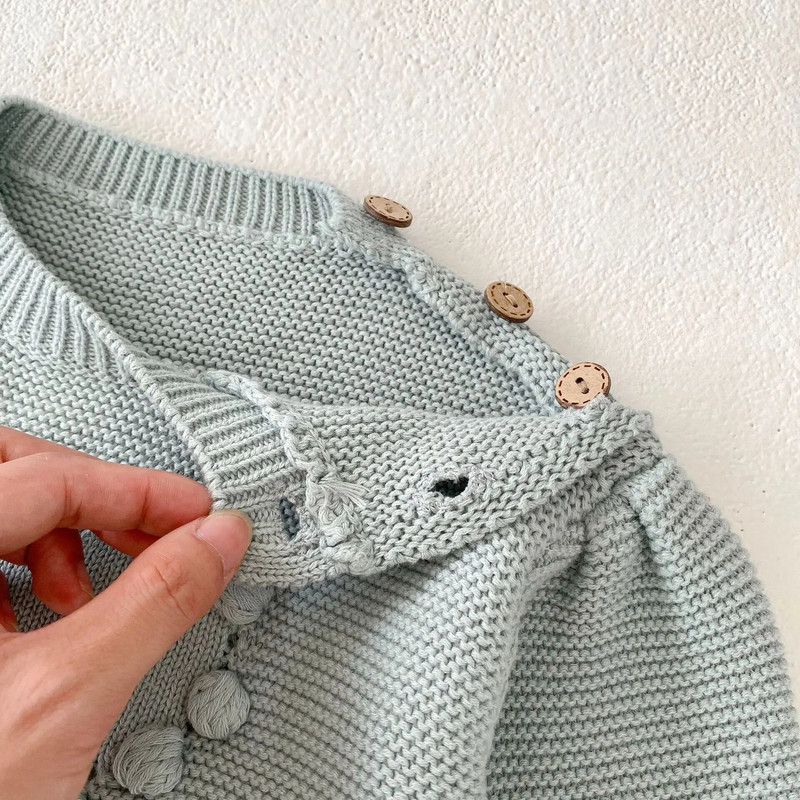 Jauns rudens stils, zīdainim, mazulim, mīļš, ar rokām darināts bumbiņu trikotāžas džemperis