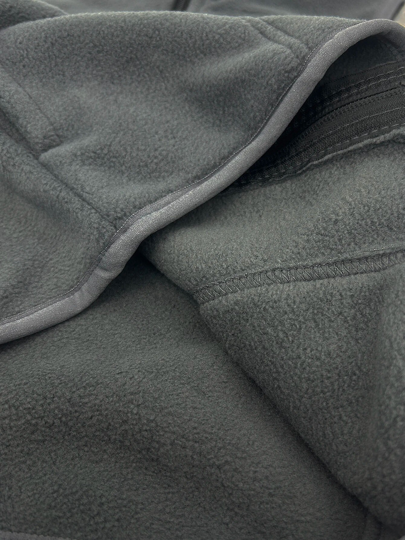 Berniukų stovi apykaklė, vilnos liemenė, vaikiška striukė, šilti apatiniai marškinėliai, pečiai