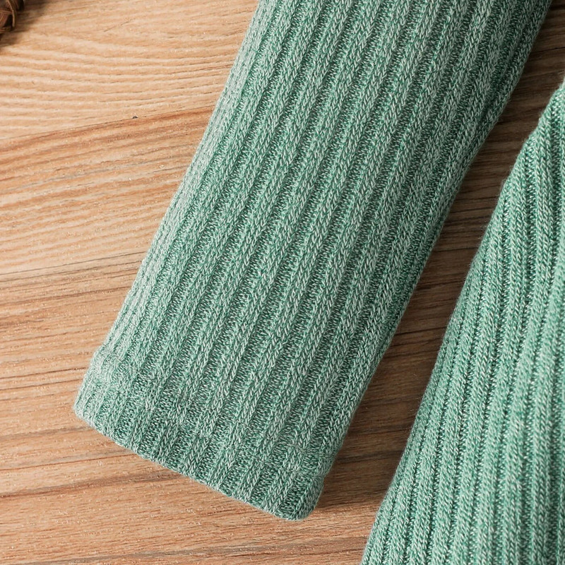 PatPat Baby Girl pogas priekšpuse, cieta rievota adīta kleita ar garām piedurknēm, mīksta un ērta, ideāli piemērota ikdienas valkāšanai. Pamatstils