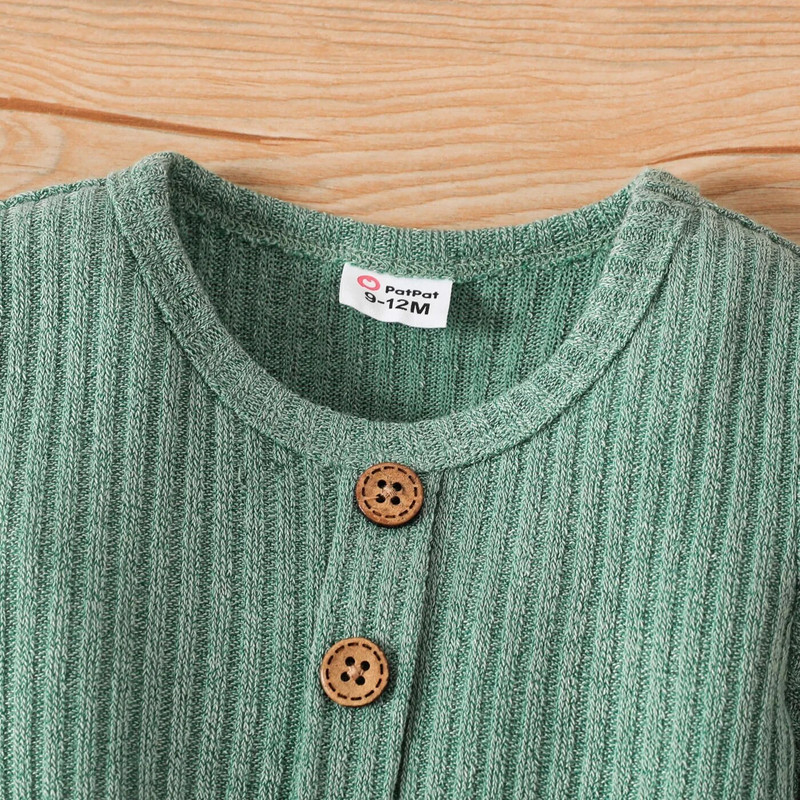 PatPat Baby Girl pogas priekšpuse, cieta rievota adīta kleita ar garām piedurknēm, mīksta un ērta, ideāli piemērota ikdienas valkāšanai. Pamatstils