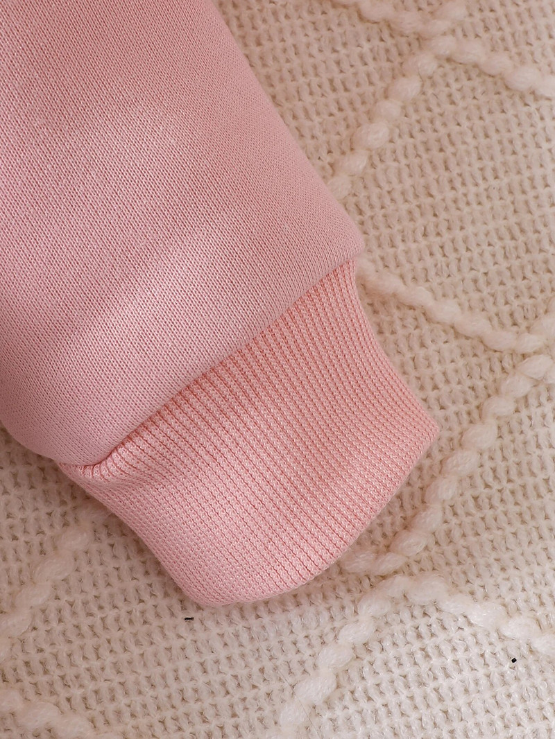 Pavasara un rudens meiteņu kleita, cepure ar apaļu kakla izgriezumu, garām piedurknēm, multfilmas kaķa loka raksts, moderns un silts