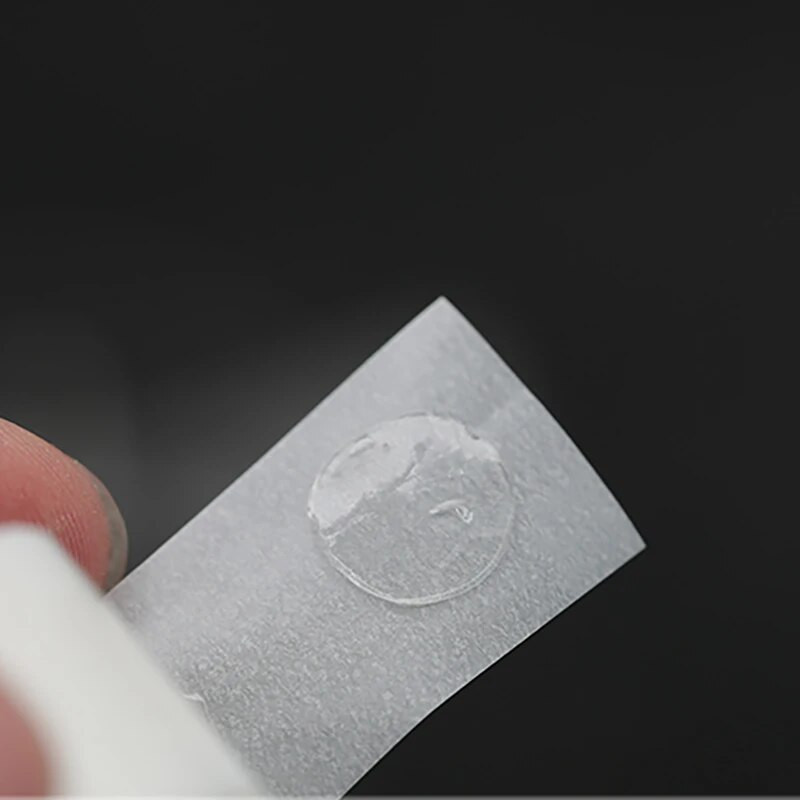 2 vnt. permatomas plastikinis dagtis, pritvirtintas „pasidaryk pats“ vaško fiksuotoms žvakėms Medžiaga, kilnojama iš plastikinės kortelės Plastikinė žvakė „pasidaryk pats“