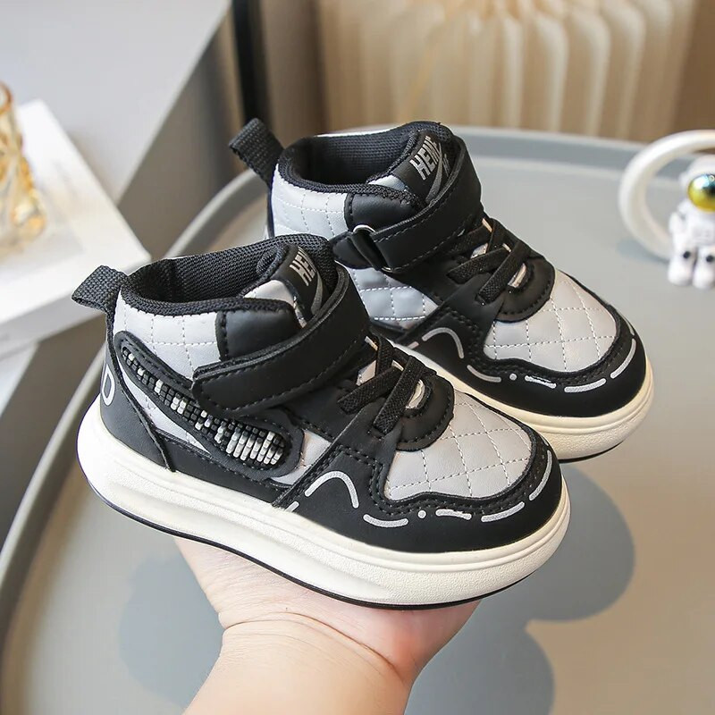 Zēniem augstas augšdaļas apavi Pavasaris Rudens Jauni Bērnu sporta apavi Bērnu Modes Ikdienas galda apavi Neslīdoši Mīkstas zoles apavi zīdaiņiem