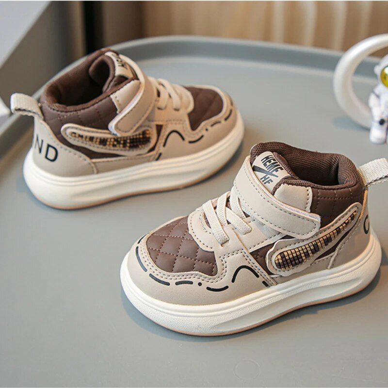 Zēniem augstas augšdaļas apavi Pavasaris Rudens Jauni Bērnu sporta apavi Bērnu Modes Ikdienas galda apavi Neslīdoši Mīkstas zoles apavi zīdaiņiem