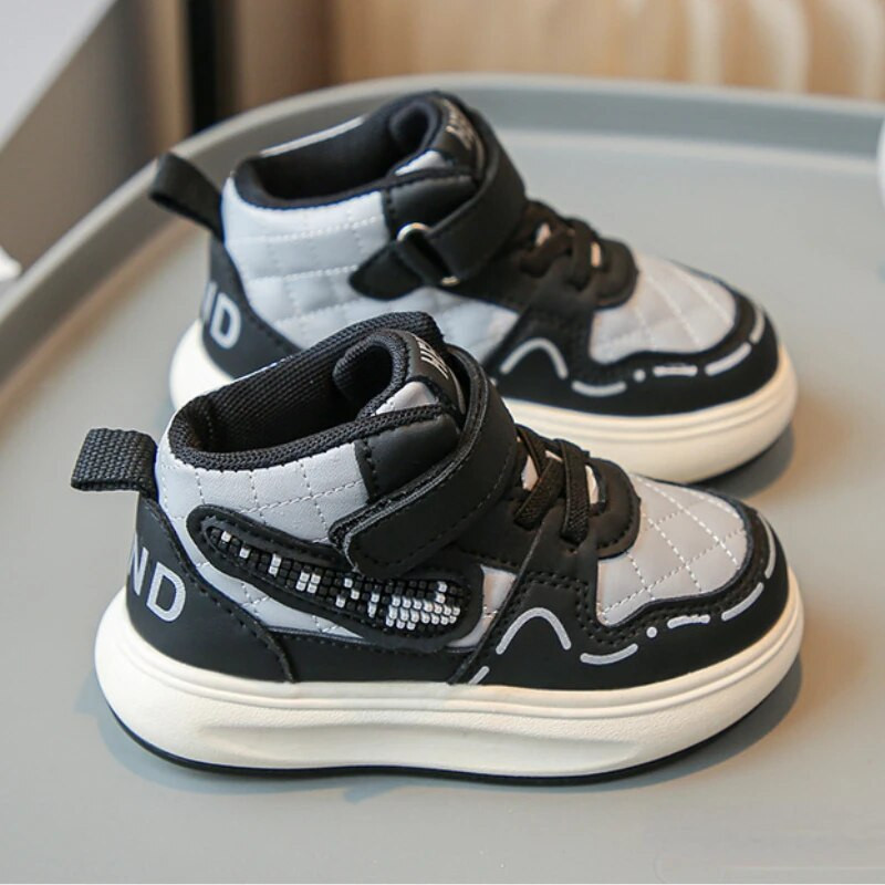 Zēniem augstas augšdaļas apavi Pavasaris Rudens Jauni Bērnu sporta apavi Bērnu Modes Ikdienas galda apavi Neslīdoši Mīkstas zoles apavi zīdaiņiem