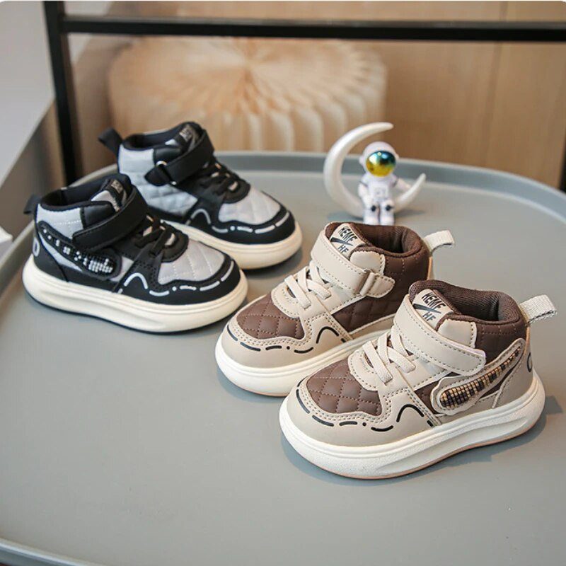 Zēniem augstas augšdaļas apavi Pavasaris Rudens Jauni Bērnu sporta apavi Bērnu Modes Ikdienas galda apavi Neslīdoši Mīkstas zoles apavi zīdaiņiem