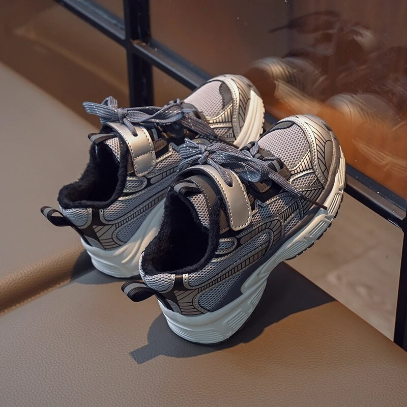 Ziemas bērnu ādas gadījuma rakstura kupli, mazu bērnu, meiteņu neslīdoši sporta apavi Bērnu zēnu skolas apavi plīša samta tenisa apavi 6-16 G