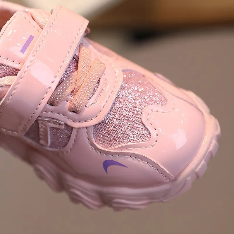 Modes Bērniem lielas kedas Toddler Zēniem Meitenēm Lakādas Spīdīgas ikdienas apavi Sporta apavi Unisex apavi 3-6G Rudens pavasaris