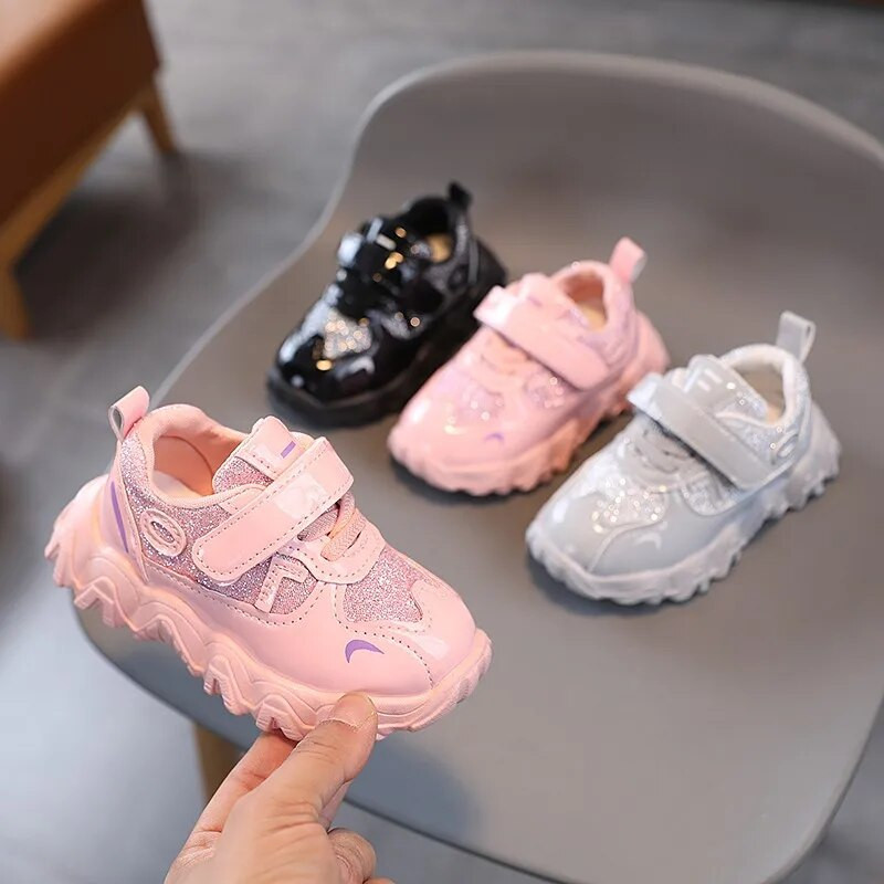 Детски лъскави масивни маратонки Малки момчета Момичета Лачена кожа Ежедневни спортни обувки TPR Унисекс Ученически обувки 3-6 г. Есен Пролет