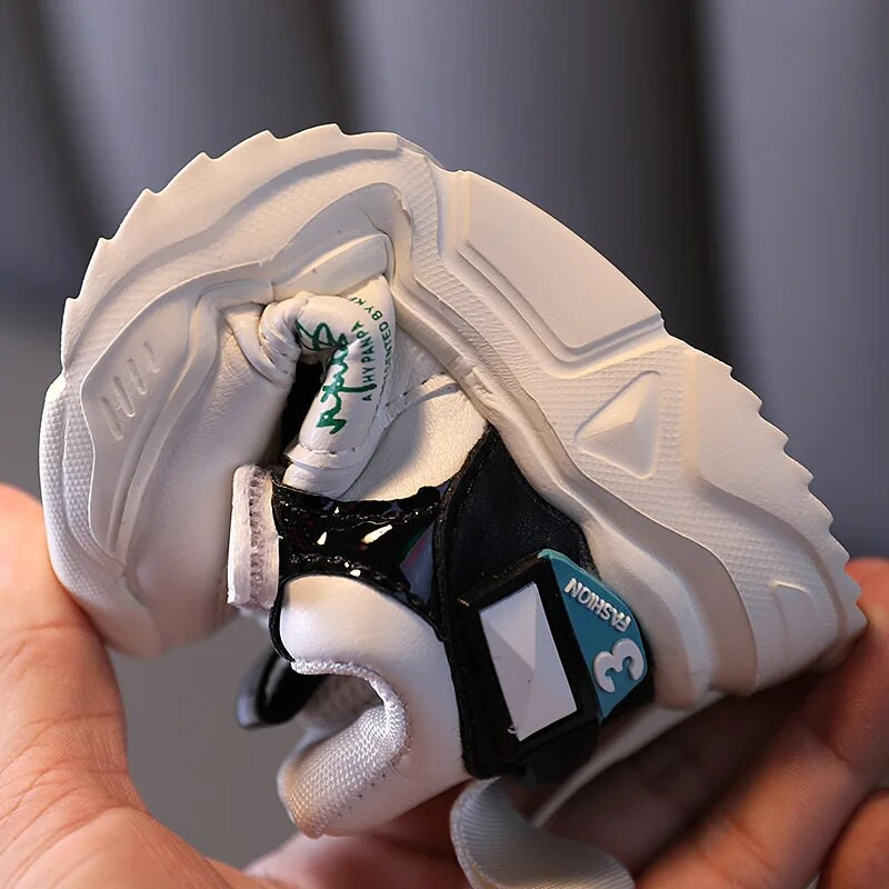 Izmērs 21-30 jauni zēni, meitenes, ādas sporta apavi skriešanai bērniem balti apavi Modes bērniem, mīksta apakša mazuļu apavi čības