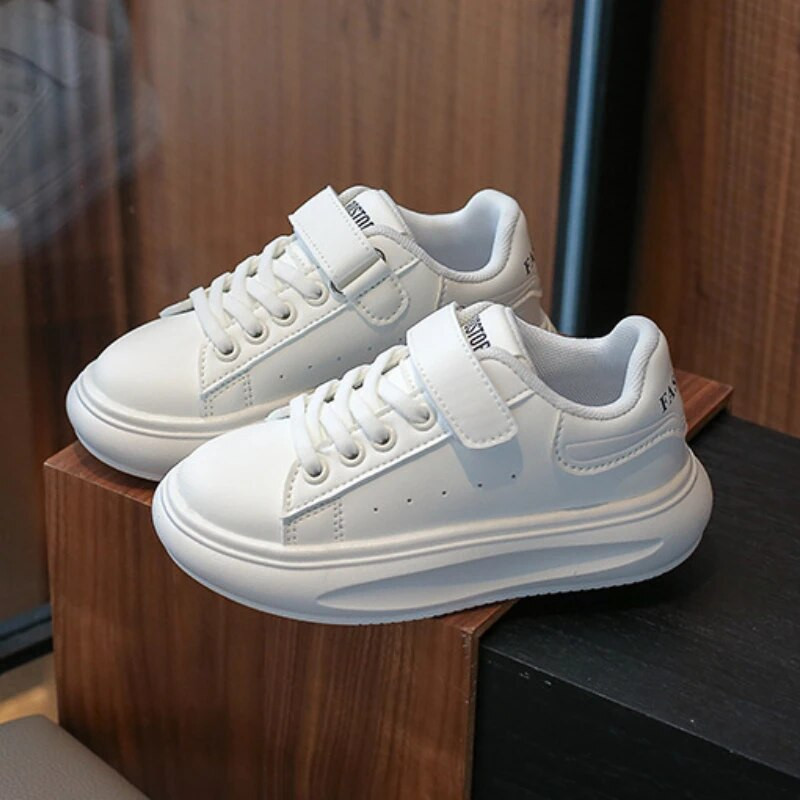 2023. gada jauni modes bērnu apavi, balti sporta apavi ar mīksto zoli zēniem, meitenēm, neslīdoši platformas, ikdienas dzīvokļi bērniem brīvā dabā