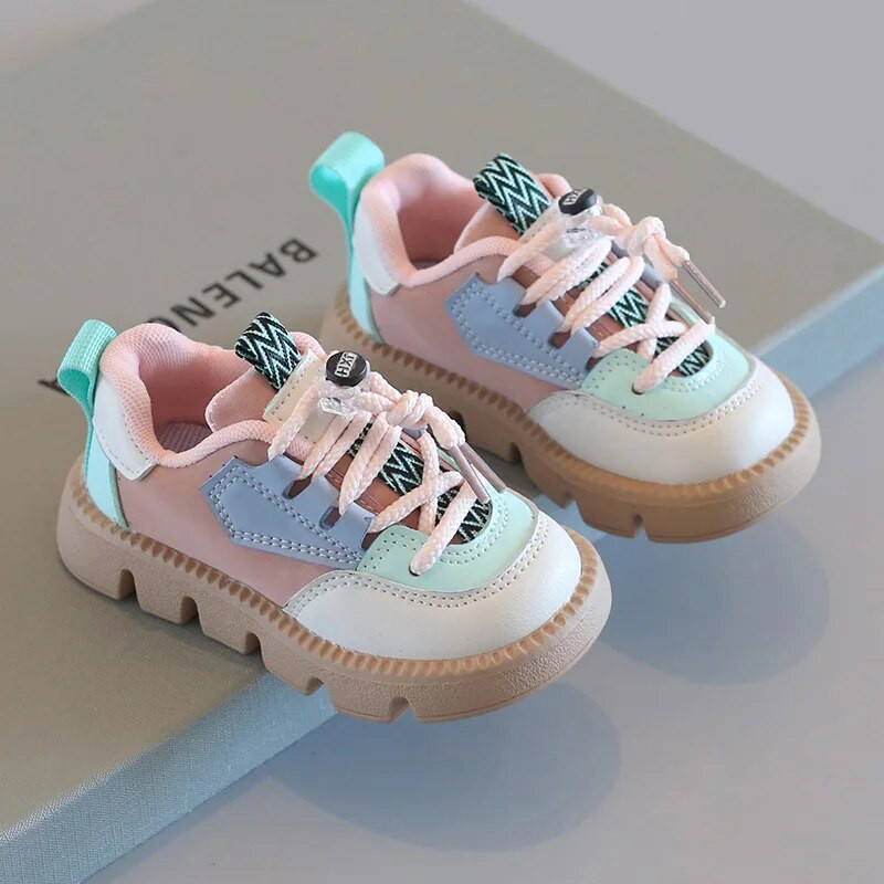 Laste vabaajajalatsid 2023. aasta kevad-sügis, uued hingavad pehme põhjaga PU-nahast tossud, poisid, tüdrukud, libisemiskindlad jooksujalatsid