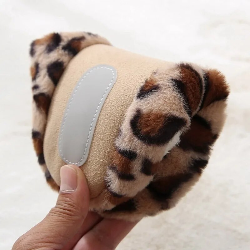 Pehme põhjaga Leopard Kodusussid soojad jalanõud naistele siseruumides põrandasussid libisemiskindlad jalanõud magamistuppa, naiste sussid