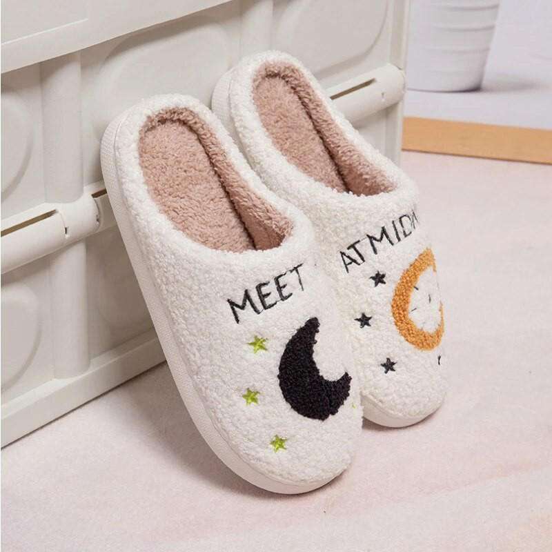 2024. gada jaunas čības Mēness multfilmas raksts, silti, neslīdoši plīša kokvilnas apavi iekštelpām mājsaimniecībai ziemas čības ar plakanu apakšu Ērtas
