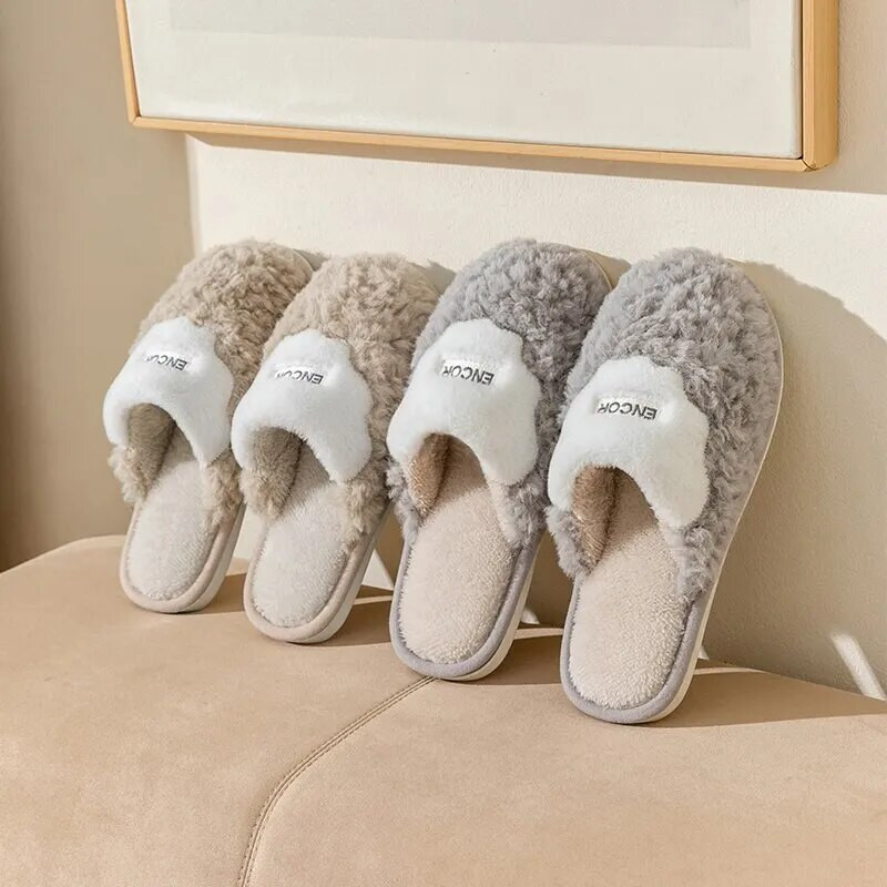 Női pamutpapucs viselése családoknak télen a meleg tartás, a csúszás megakadályozása és a párok egyszerűsítése érdekében. MTX2304 padlópapucs