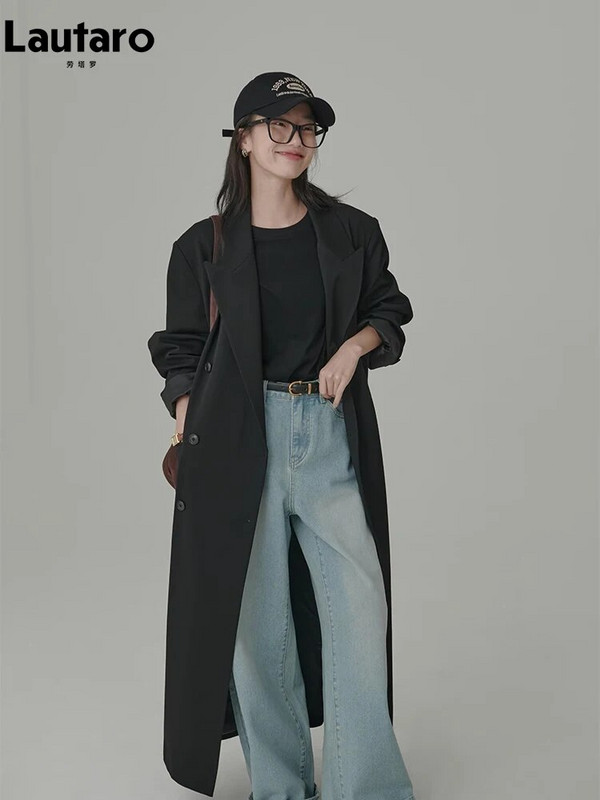 Lautaro Ανοιξιάτικο φθινόπωρο Extra Loose Casual Flowy Μαύρη καμπαρντίνα για Γυναικεία Μάξι παλτό με διπλό στήθος Κορεάτικο στυλ 2023