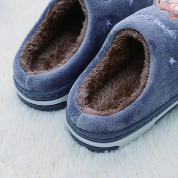 Модни чехли за малко момче Зимни топли обувки Ежедневни домашни принадлежности Бебешки артикули Противохлъзгащи се подметки Мокасини Детски обувки с анимационен таралеж