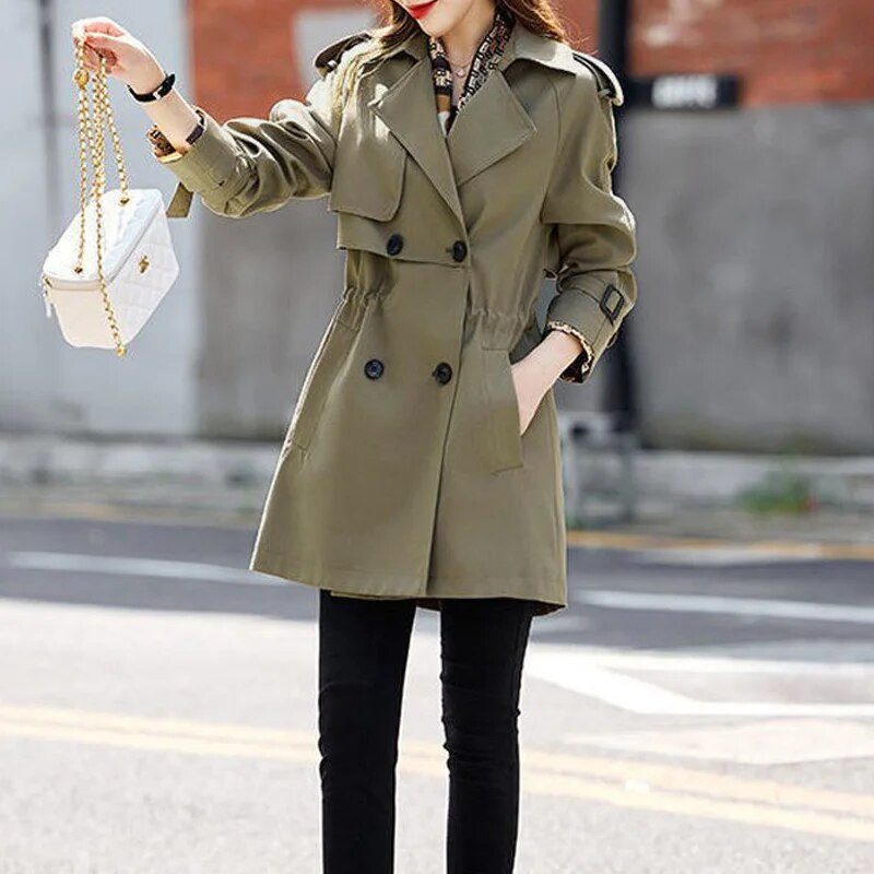 2023. gada jaunais pavasara un rudens modes britu stila brīvs, relaksēts, vienkāršs un daudzpusīgs vējjakas mētelis jostasvietā