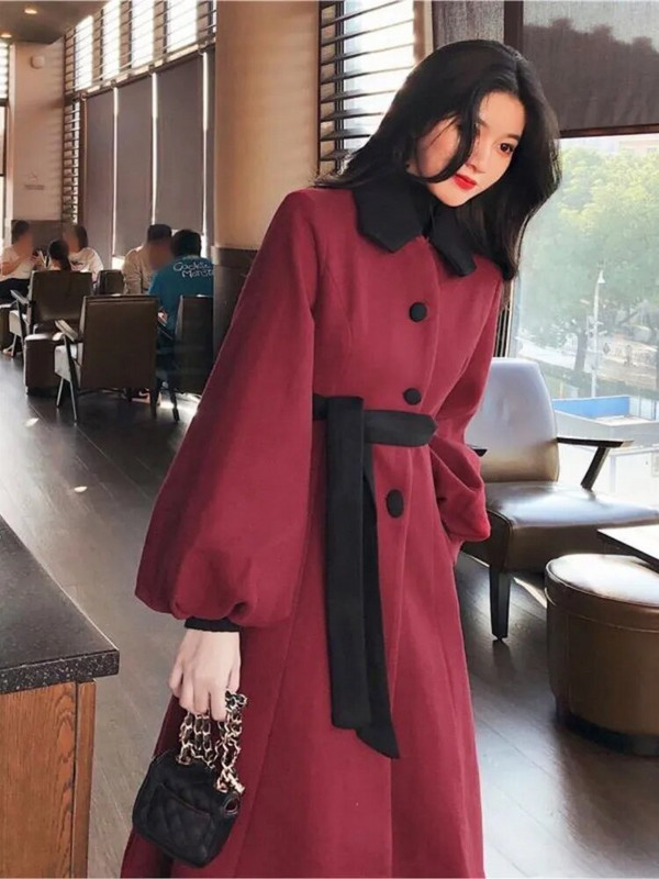 2023. aasta sügis/talv uus veinipunane prantsuse stiilis retro õukonna naiste pidulikud keskmise pikkusega õmmeldud puhvis varrukatega villased mantlid vööga