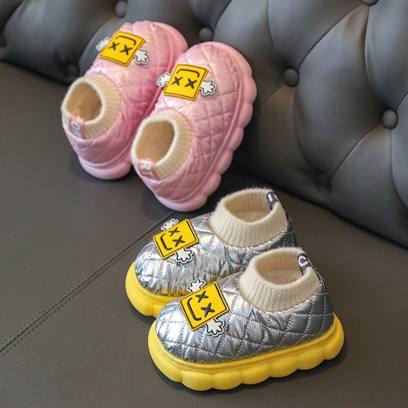 Jaunas ziemas ūdensnecaurlaidīgas kokvilnas čības Bērnu multfilma Neslīdoša mīksta zole Bērni zēni meitenes papēži silti plīša augstas mājas apavi