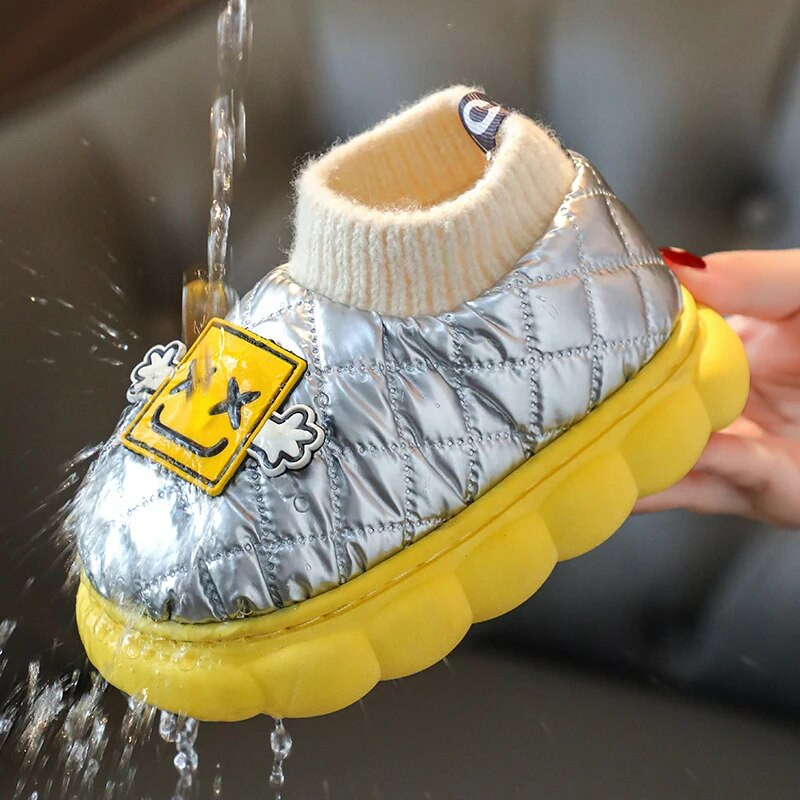 Jaunas ziemas ūdensnecaurlaidīgas kokvilnas čības Bērnu multfilma Neslīdoša mīksta zole Bērni zēni meitenes papēži silti plīša augstas mājas apavi